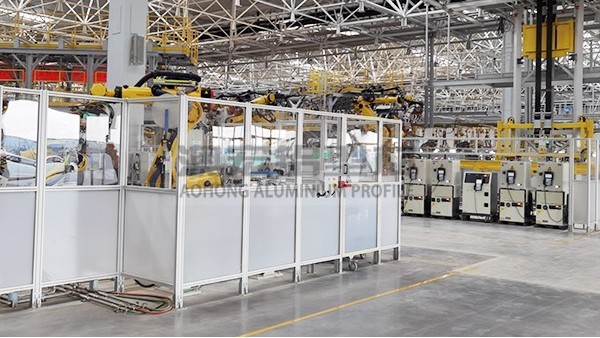 工業(yè)鋁型材圍欄常見類型及應用場景解析