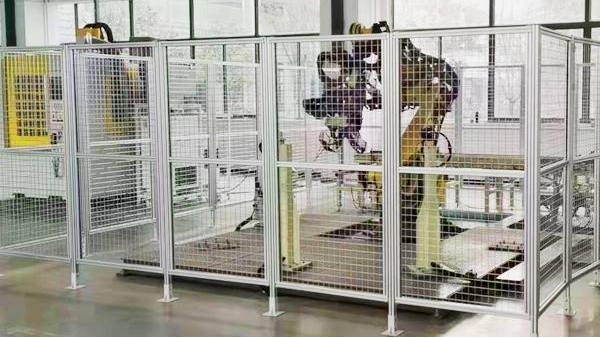 工業(yè)鋁型材圍欄由哪幾個部分組成的？